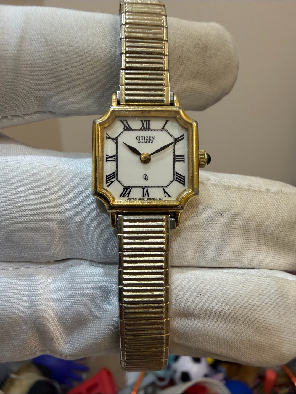 Vintage 1981 Citizen Quartz Ladies Octagon Watch Roman Numerals 4-105940 Y Japan